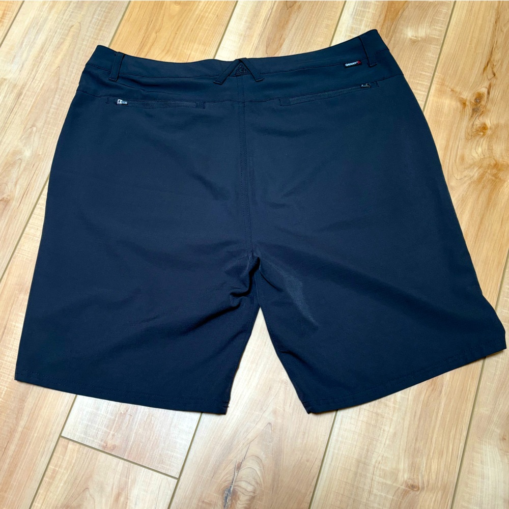 GERRY shorts for men. Size 38